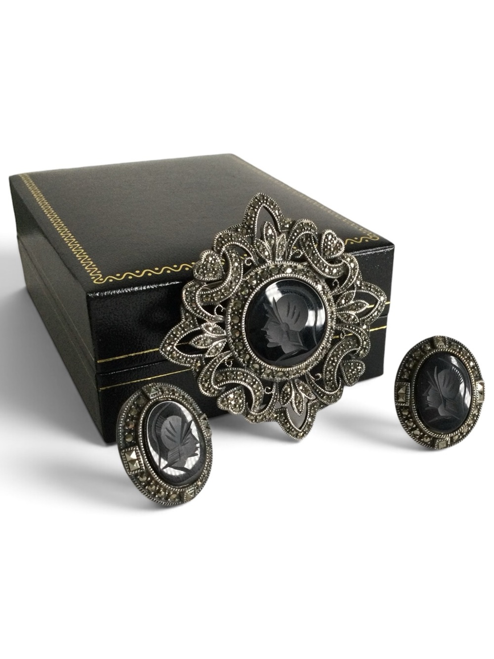 Vintage Judith Jack Sterling Silver Marcasite Intaglio Brooch & Earrings Set - Picture 4 of 13